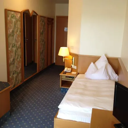 Hohenzollern Hotel 3*